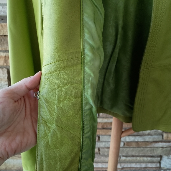 Valerie Stevens Green Apple 100% Leather Green Women's Jacket_Med - Picture 7 of 9